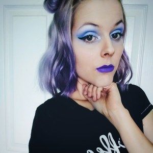 Meet your Posher, Davina